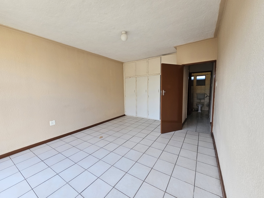 To Let 2 Bedroom Property for Rent in Southernwood Eastern Cape